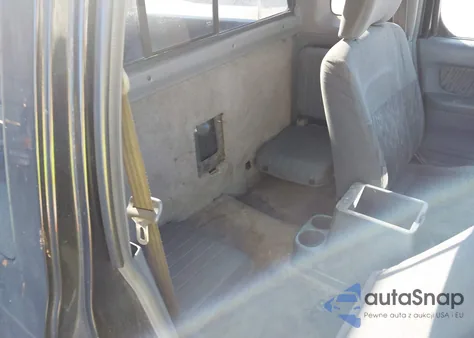 1999 Nissan Frontier Se-V6/Xe-V6 z USA, uszkodzony, nr VIN 1N6ED26Y2XC309915